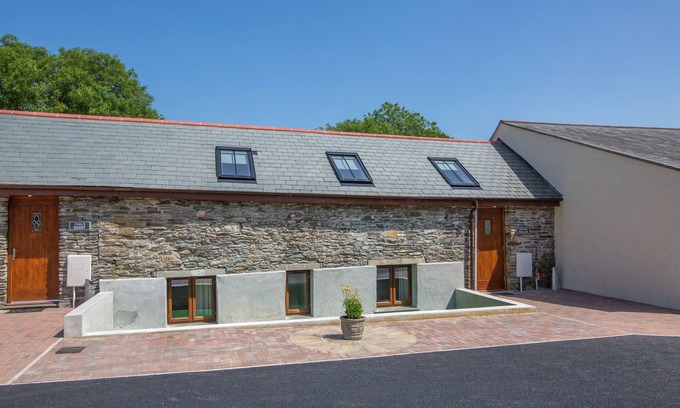 St Teath Cottage | Milking Parlour, modern barn conversion. Nr Tintagel, Bude, Padstow & beach.