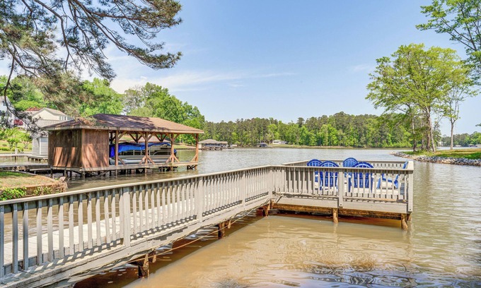 Milledgeville House | Milledgeville Home w/Game Room & Private Dock!