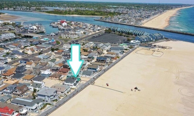 Point Pleasant Beach House | MIN14 | Boardwalk FRONT 3BR 2ba Townhouse, sleeps 8, pets OK! by Shore Points Vacations
