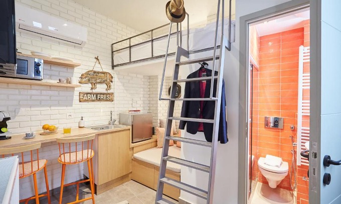 Monastiraki Apartment | Mind-blowing petite studio in the heart of Athens!