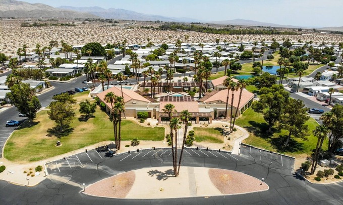 Desert Hot Springs House | Mineral hot springs, tiny house, quiet resort located in the desert .