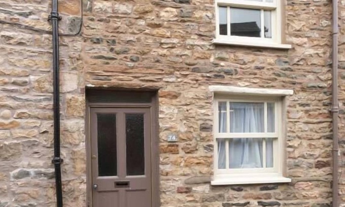 Sedbergh Cottage | MINI MILESTONE, family friendly, with a garden in Sedbergh