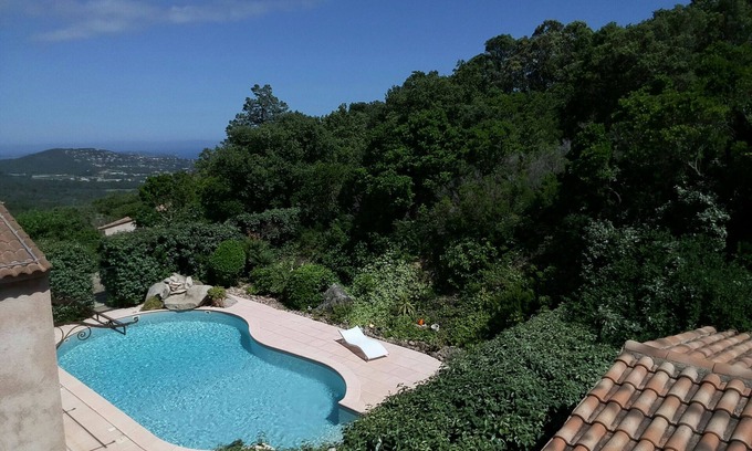 Porto-Vecchio Villa | Mini villa studio 19 m2 for 2 people +clim + swimming pool, sea and mountain views.
