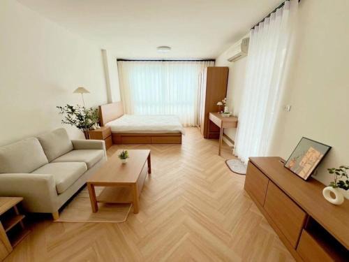 Hua Mak Apartment | Minimal Condo At Ramkhamhaeng 64