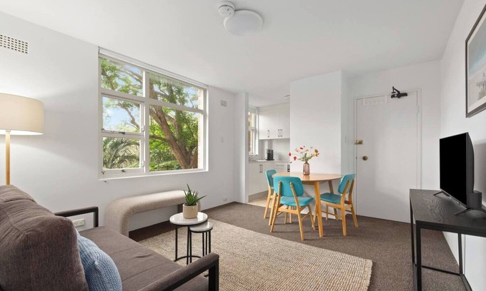 Mosman Apartment | Minimalist Mosman Essential Stay near Beach and Zoo