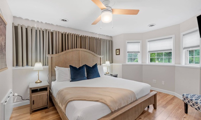 Saint Michael House | MINNeSTAY* Meadows Retreat