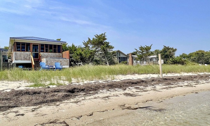 Ocracoke House | Minnow: Waterfront efficiency cottage, hot tub, private sandy beach.