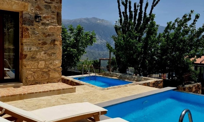 Agriles Villa | Minos Country Living Alexander maisonette with private pool