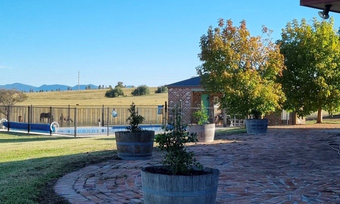 Westdale Apartment | Minutes from airport and AELEC! Private studio farm stay