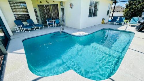 Calabay Parc House | Minutes From The Fun Pet Friendly