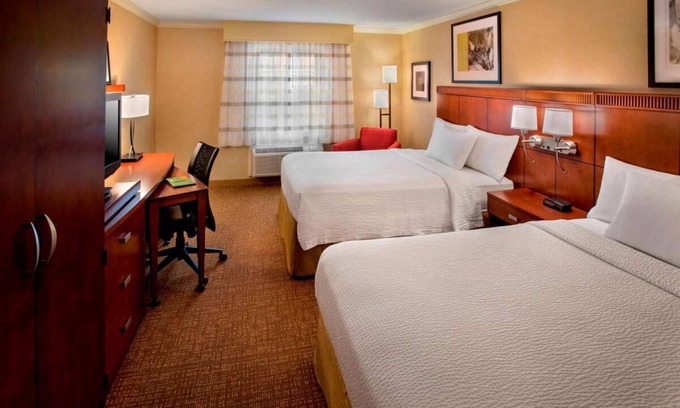 Danvers House | Minutes to Popes Landing! 3 Family-friendly Units w/Starbucks & Free Parking!