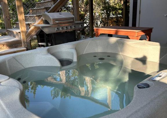 Canyon Lake Apartment | Minutes to Swim, Pet Friendly, Sleeps 6, Jet Skis