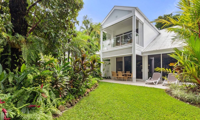 Port Douglas Villa | Mirage Resort Villa 116 with access to Sheraton Facilities
