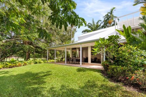 Port Douglas Villa | Mirage Resort Villa 112 with access to Sheraton Facilities