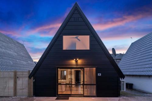 Arrowtown Ski Chalet | MJ's Cottage Arrowtown