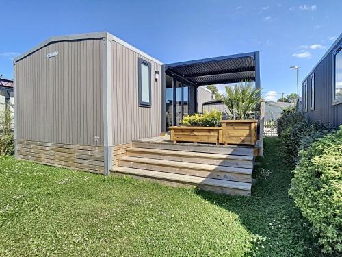 Jullouville House | Mobil-home Grand Confort à Jullouville, plage à 200m, piscine chauffée, 6 pers., 3 ch., terrasse - FR-1-361A-5
