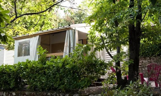 Ribes House | Mobil home Tithome from wednesday to wednesday in season 4 persons