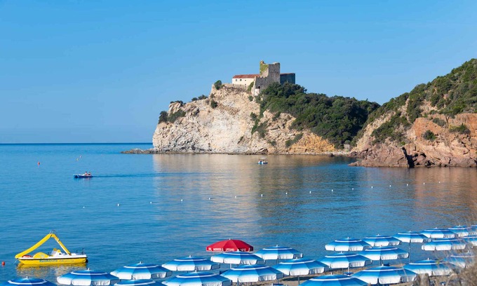 Roccamare House | Mobilehome with air conditioning, pool in a sunny location