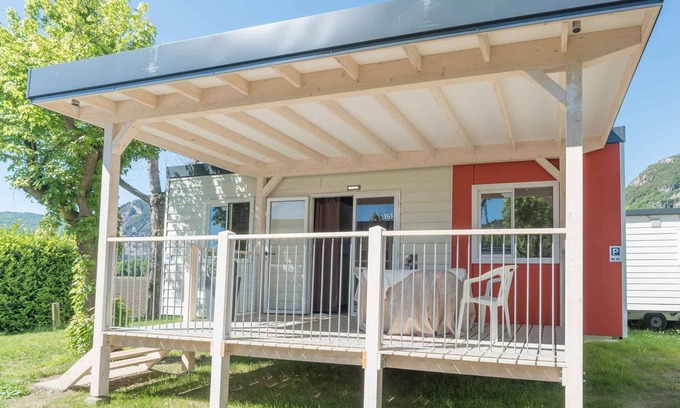 Comero House | Mobilehome with terrace, air conditioning and pool