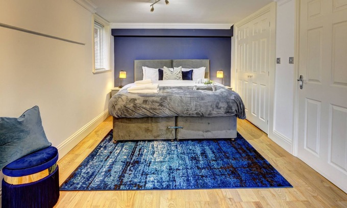 Leamington Spa Apartment | Modern 1 bed apartment, private courtyard terrace