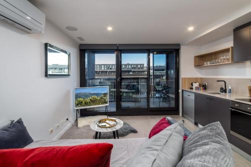 Braddon Apartment | Modern 1-Bed Apartment With Pool And Sauna
