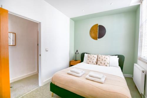 Brighton City Centre Apartment | Modern 1-Bed Flat, City Views,10 Min to Station