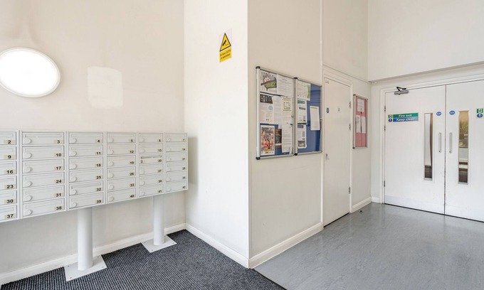 Tottenham Hale Apartment | Modern 1-bedroom apartment in London with great transport link