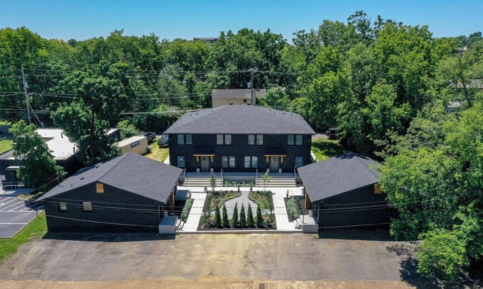 Hillsboro West End Apartment | Modern 1BR Near Hillsboro Village | The Nomad