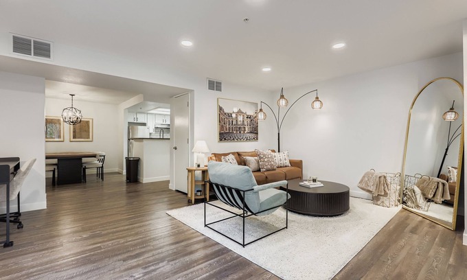 Baseline Sub House | Modern 1BR - Prime Boulder + Gold Run Perks