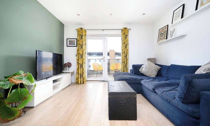 Higham Hill Apartment | Modern 2-Bed Flat near Tottenham Stadium, London