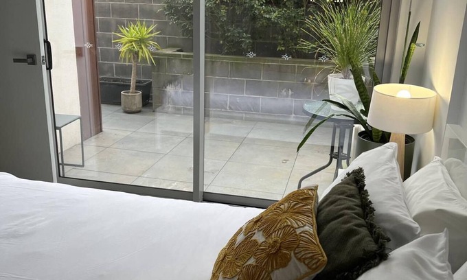 Heidelberg Apartment | Modern 2 Bedroom + 2 Bathroom apartment Heidelberg CBD