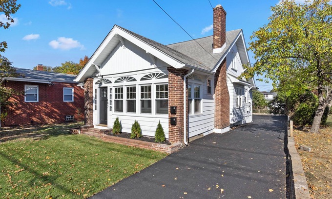 Audubon Apartment | Modern 2 -BR Gem in Audubon with Wi-Fi, in-unit laundry & cozy atmosphere!