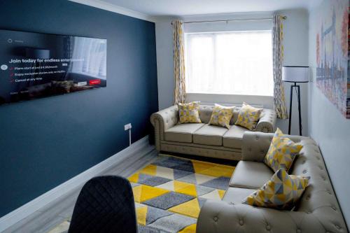 Belvedere Apartment | Modern 2 BR ground floor apartment with parking