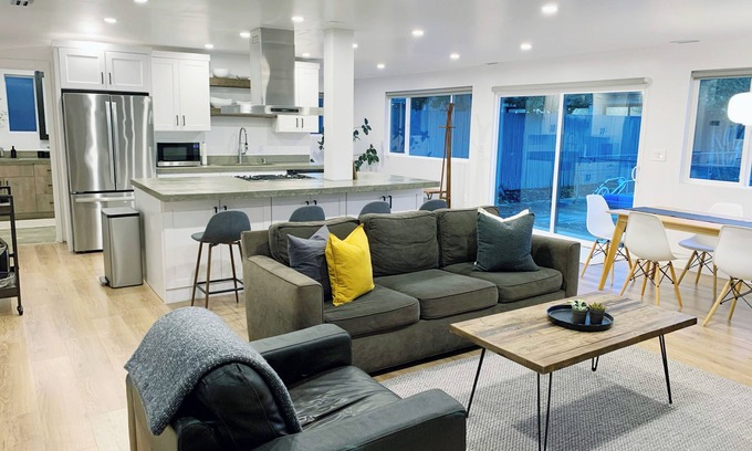 Seattle Metro Area House | Modern 2 BR, Spacious Guesthouse in Seward Park/Columbia City Next to Lake WA