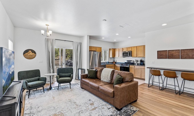 Flagstaff House | Modern 2BD/2King Sleep-friendly Home, 5min to Downtown. Built in 2024 - all new!