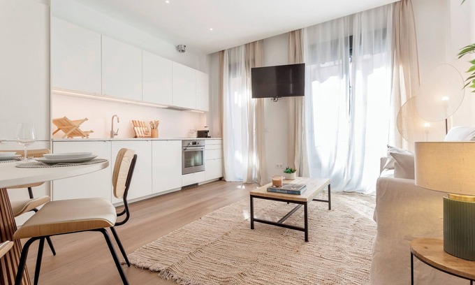 Prosperidad Apartment | Modern 2BD apartment in Madrid. Zabaleta II