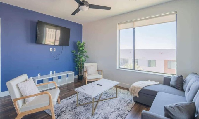 Tempe Apartment | Modern 2BD in Tempe | Pool, Gym, Parking, Sleeps 6