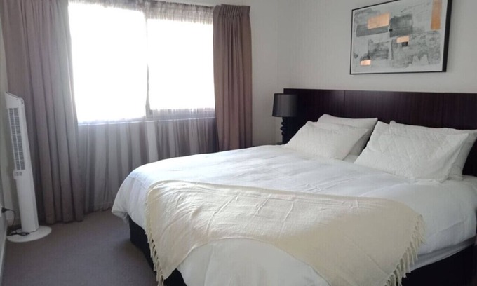 Braddon Apartment | Modern 2BR/2BA Close to CBD