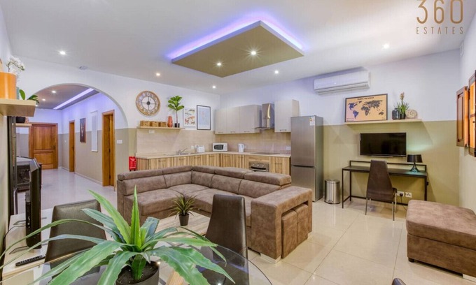 St. Julian's Apartment | Modern 2BR Apt with backyard in vibrant St Julians