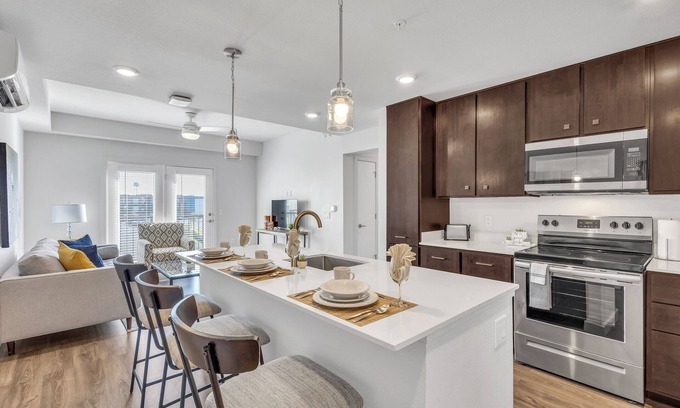 Jarrell Apartment | Modern 2BR w/Pool+Gym+Game Room + Min to St. David's Hosp