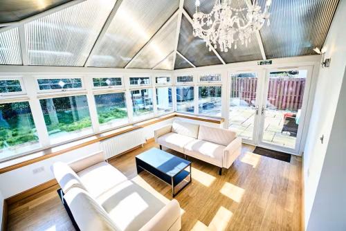 MacMerry Apartment | Modern 4-Bed Home, Tranent