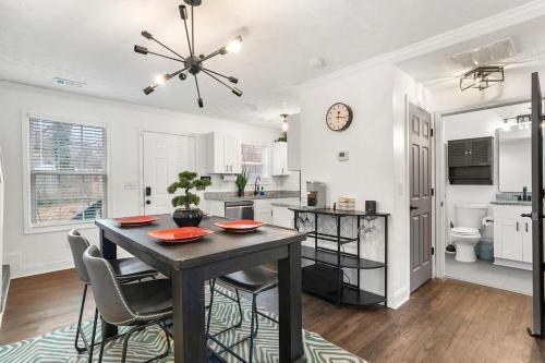 Atlanta House | Modern 4BD,2BA Townhome near Stadiums in Metro-ATL