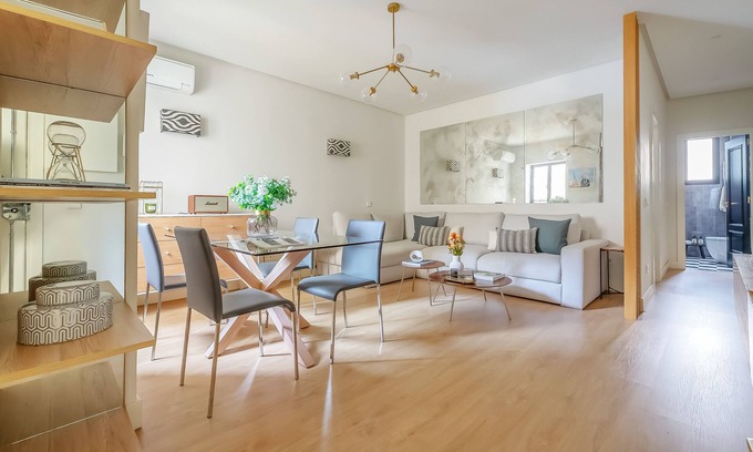 Recoletos Apartment | Modern and elegant apartment in Barrio de Salamanca