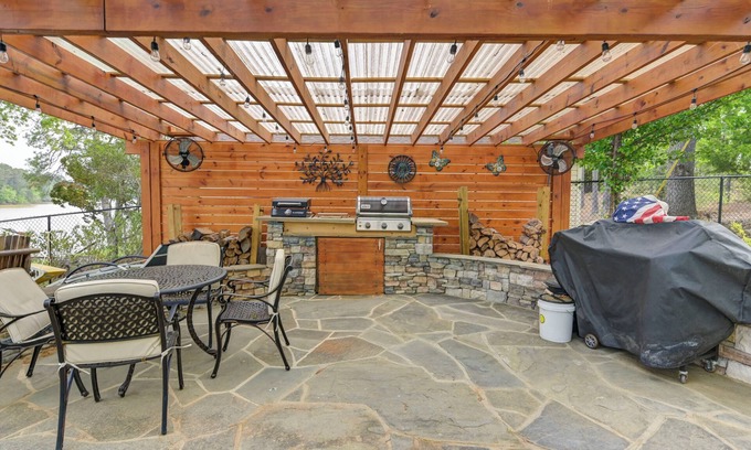 White Oak House | Modern and Peaceful- 3 bedroom Winnsboro Great North Lakehouse