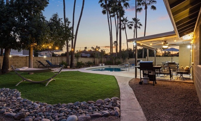 Paradise Valley Village Cottage | Modern and Stylish Remodeled 4 Bdrm w/HTD Pool!