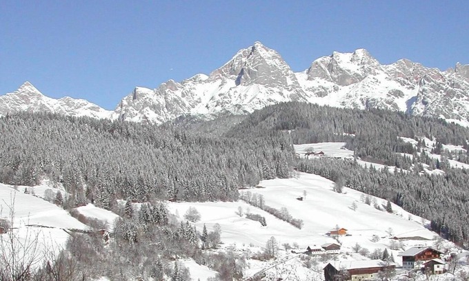 Maria Alm am Steinernen Meer Apartment | Modern apartment in Zirblstuben style, directly on the ski slope,