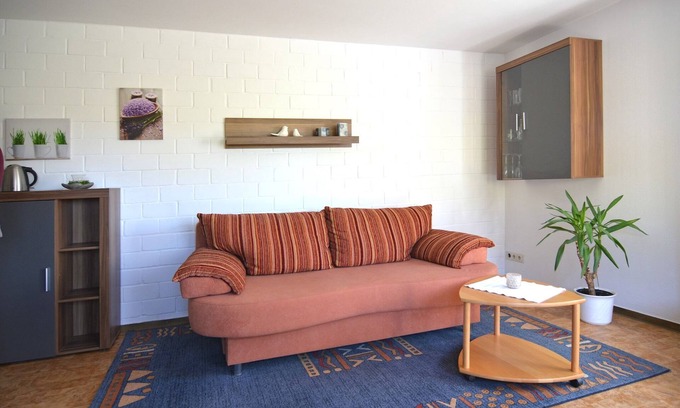Niederberndorf Apartment | Modern Apartment in Sellinghausen with Terrace