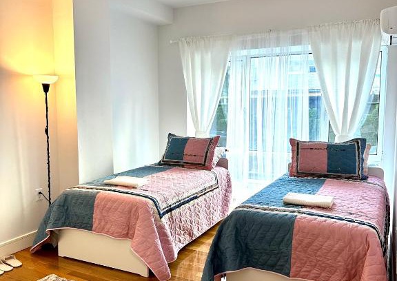 Gravesend House | Modern apartment in a nice neighborhood close to train station