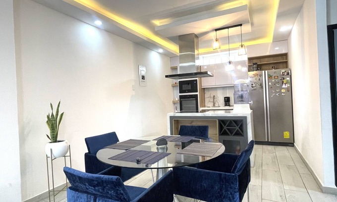 Kennedy Apartment | Modern apartment near the San Marino mall and Santa Ana port