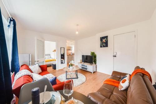 Newham Apartment | Modern Apartment near City Airport & ExCeL London